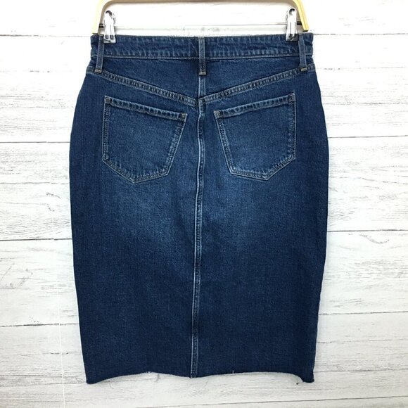 NEW Old Navy Women's Denim Jean Skirt Distressed Button Fly Frayed Hem size 4 - Picture 2 of 9